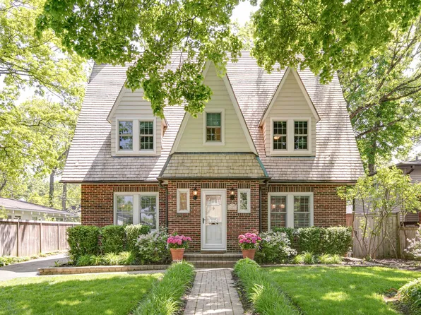 685 Northmoor Rd, Lake Forest, IL 60045