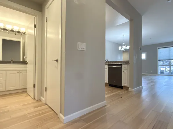 97 E Saint James St APT 27, San Jose, CA 95112