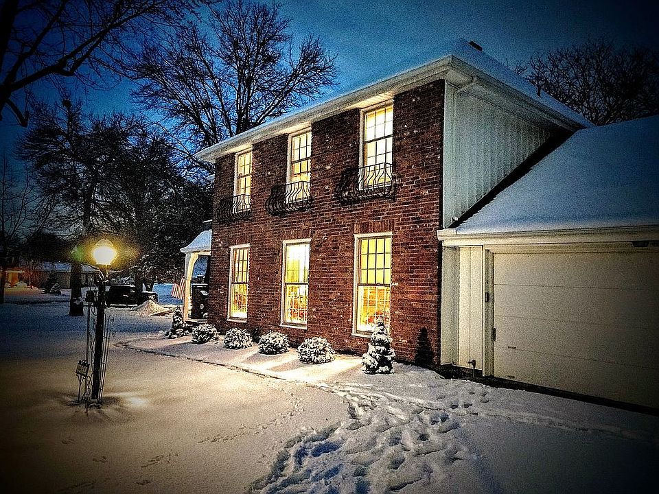 2nd image of 10533 Farley St