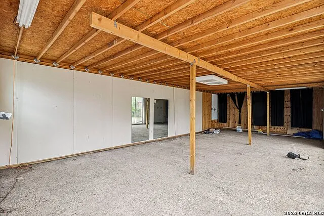 302 Weathercock Ln — Photo 33