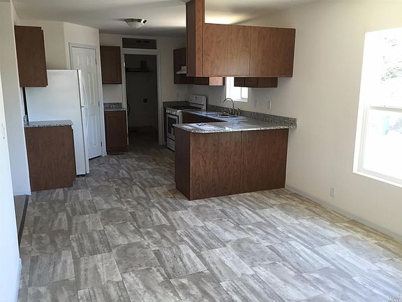 3rd image of 802 Fahey Ct