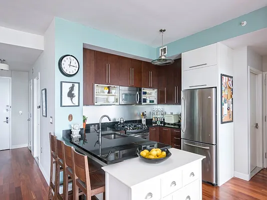Sold by Sotheby's International Realty | media 3