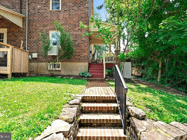 43 Spruce St #3 — Photo 3