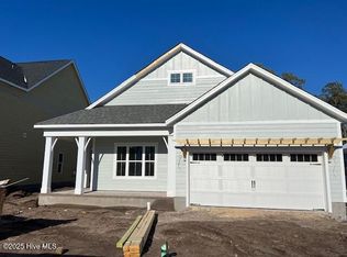 121 Coburn Ct, Hampstead, NC 28443