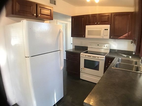 3rd image of 4922 S 83rd St