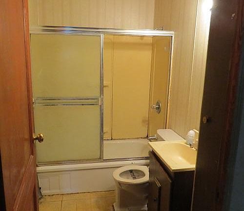 3rd image of 2829 Coit Ave NE
