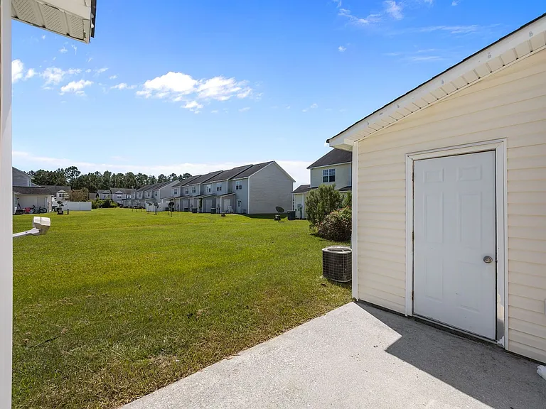 911 Springwood Dr — Photo 17