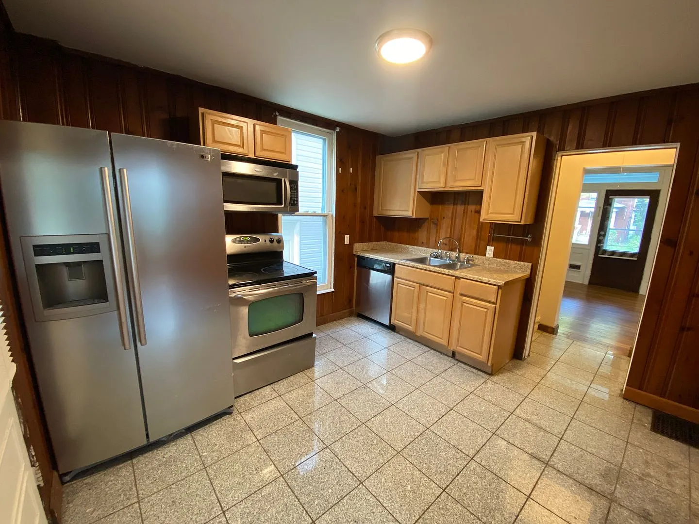 Indianola Ave 2334 NCR — Photo 4