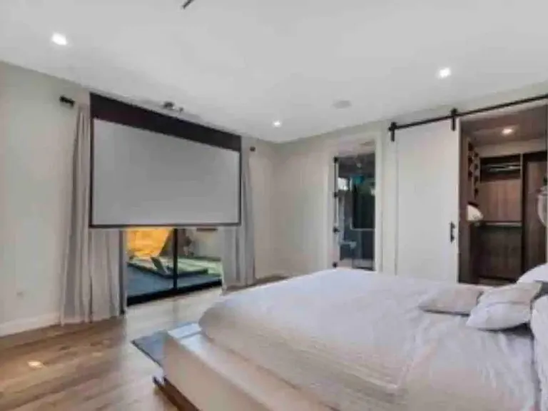 8702 Dorrington Ave — Photo 11