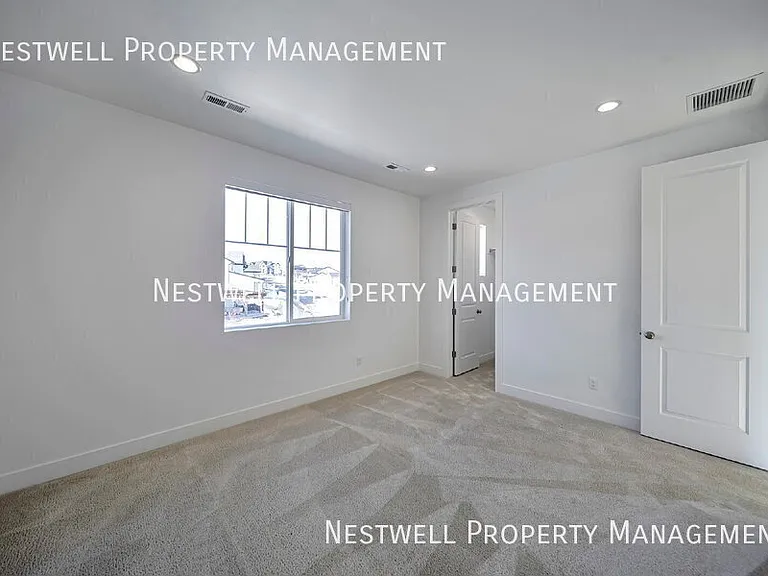 2346 E Snowy Peak Dr — Photo 25