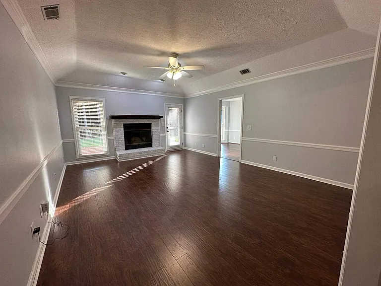 1525 Buk Ct — Photo 17