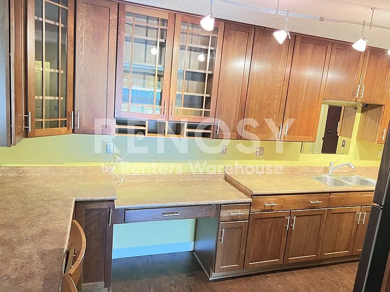 1304 W Medicine Lake Dr #118 — Photo 20