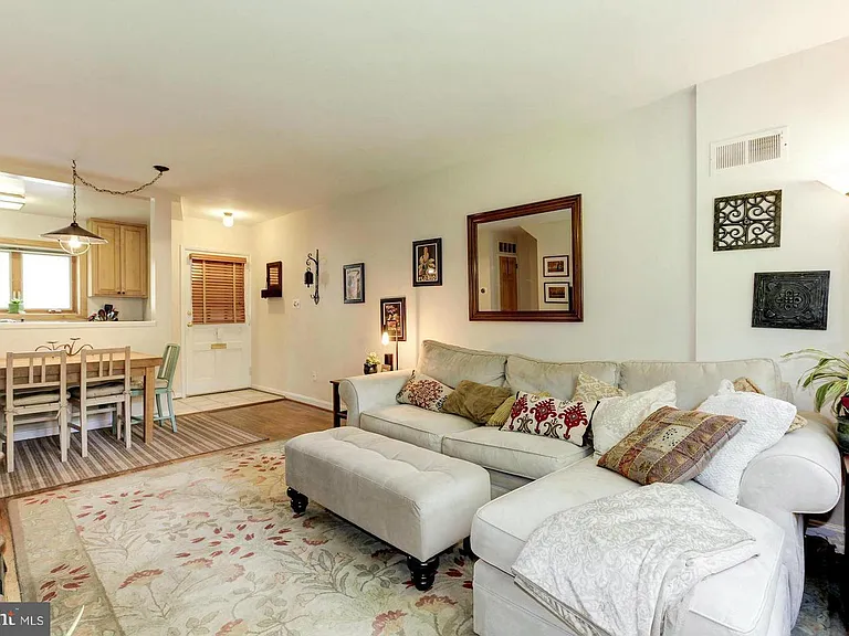5320 Pooks Hill Rd #305 — Photo 4