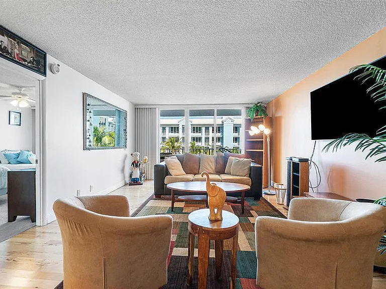 800 SE 20th Ave #407 — Photo 14