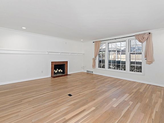 2nd image of 7205 Canterbury St