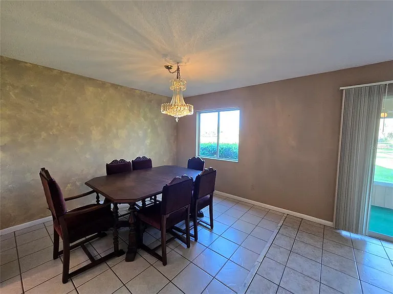 582 Fairways Cir #A — Photo 7