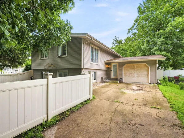515 E High St, Morris, IL 60450