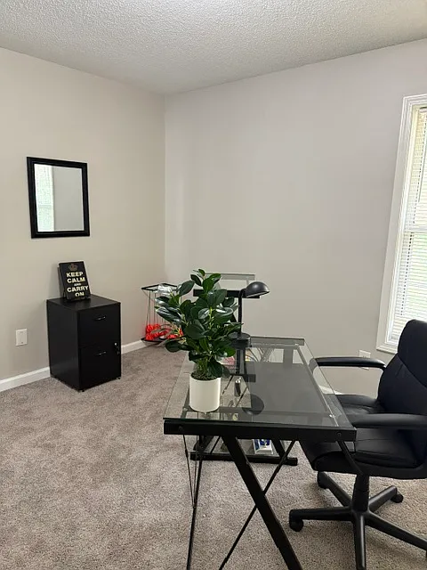 3 bed, 2.5 bath, 1618 sqft, $2,100 — Photo 3