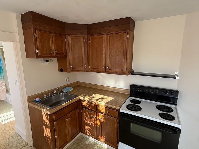 108 Apsley St #5 — Photo 3