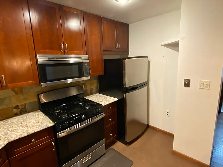 104 N Forest Ave #2 — Photo 7