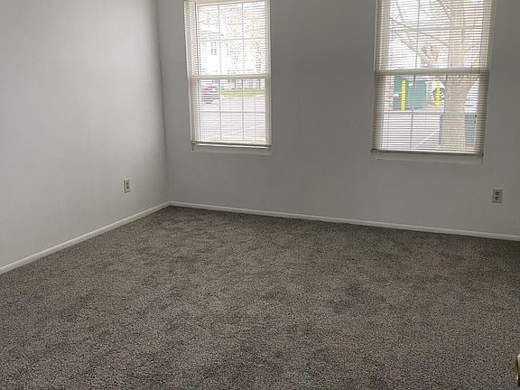 4th image of 2211 Waters Edge Dr