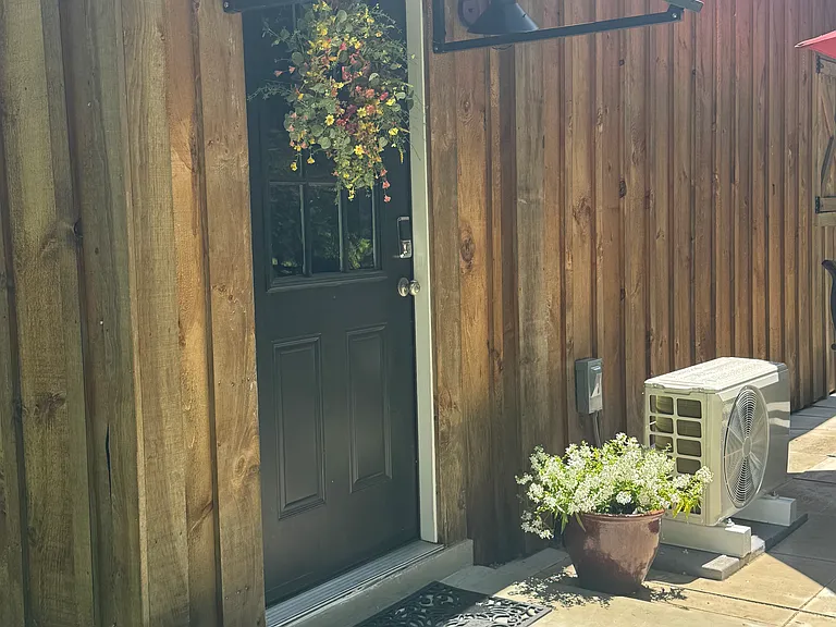 20250 Woodtrail Rd — Photo 2