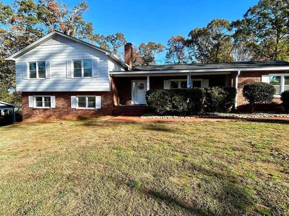 320 Lake Forest Dr, Spartanburg, SC 29307