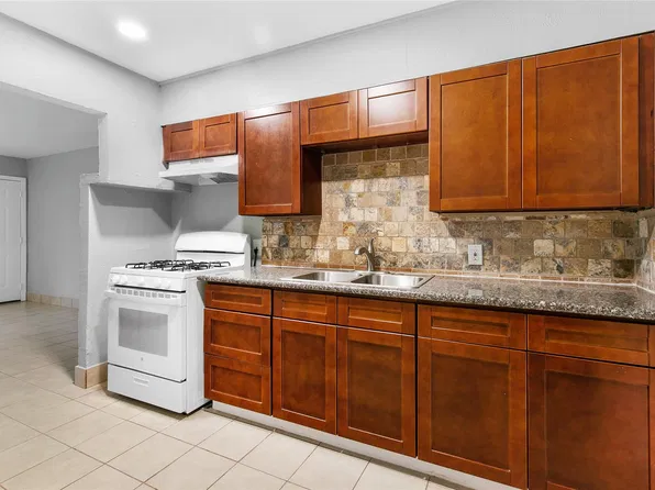 4401 Denmark St, Houston, TX 77016