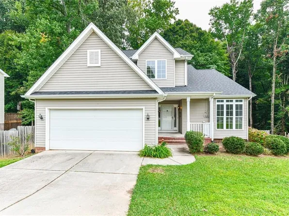 1202 Deerfield Dr, Reidsville, NC 27320