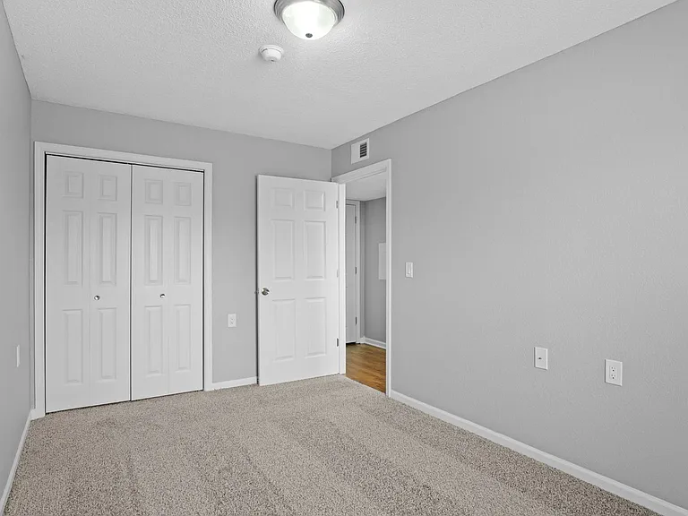 Callaway Villa Apartments — Photo 33