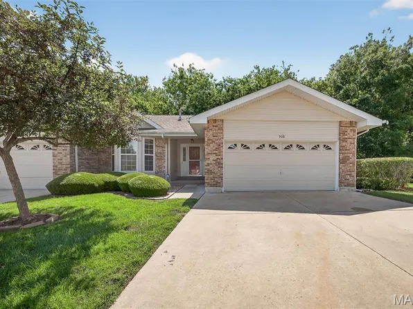 908 Palmer Ct #8, Lake Saint Louis, MO 63367