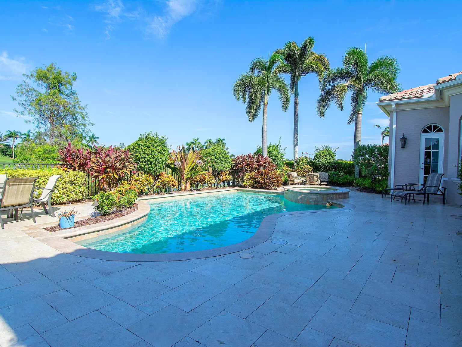 3 bed, 4.5 bath, 3118 sqft, $8,500 — Photo 4