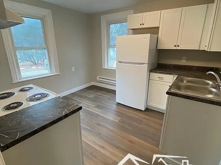668 Jefferson St #B — Photo 2