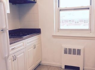 6938 Kissena Blvd, Flushing, NY 11367