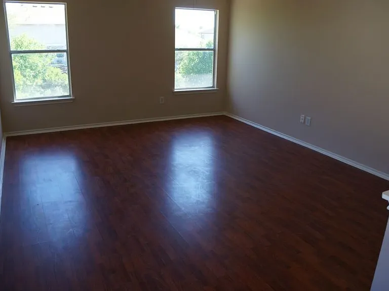 2704 Vinson Ct — Photo 4
