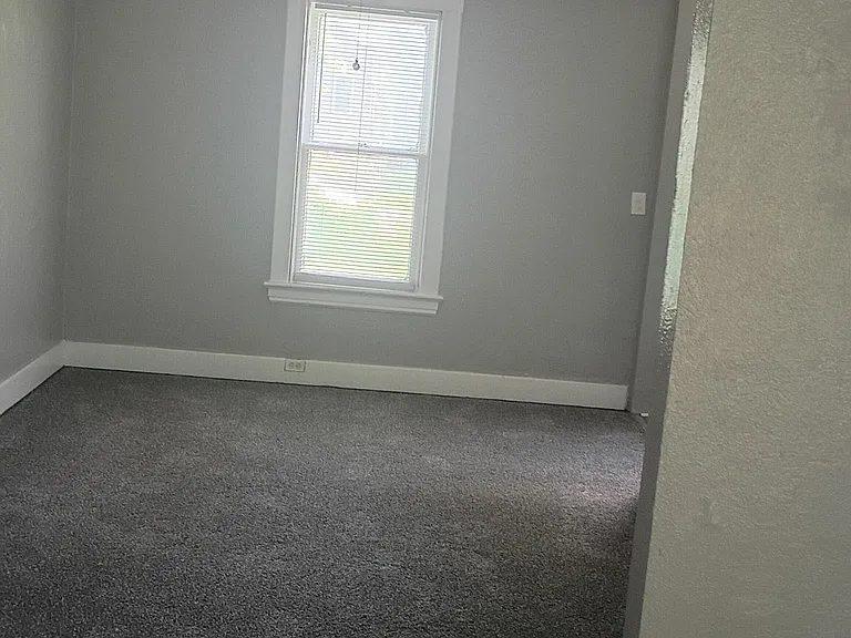 1408 Roosevelt Ave — Photo 2