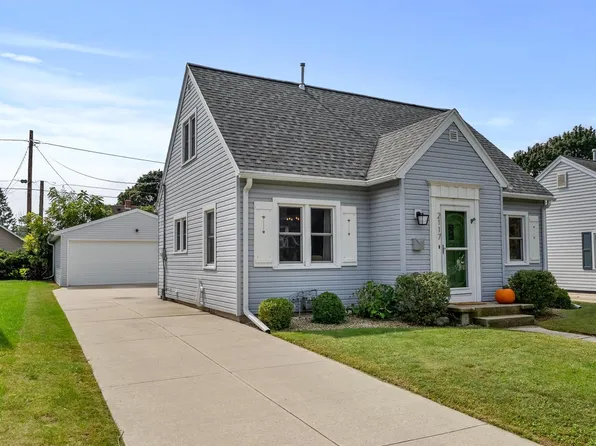 2117 Fairmont STREET, Manitowoc, WI 54220