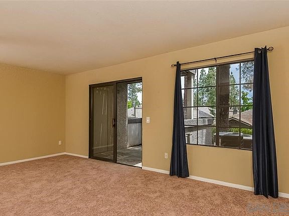 3rd image of 14996 Avenida Venusto Unit 27
