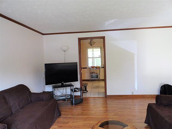 3rd image of 2618 Brookview Dr