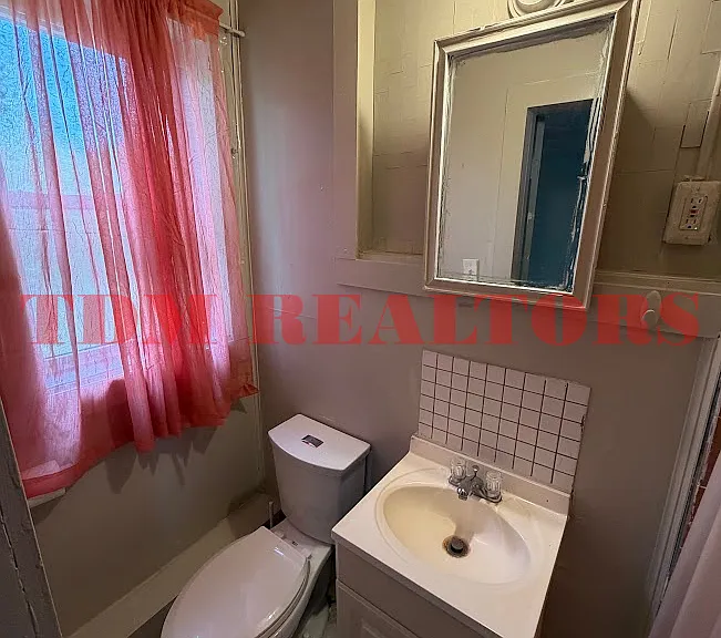 10100 S Saginaw St #9 — Photo 5