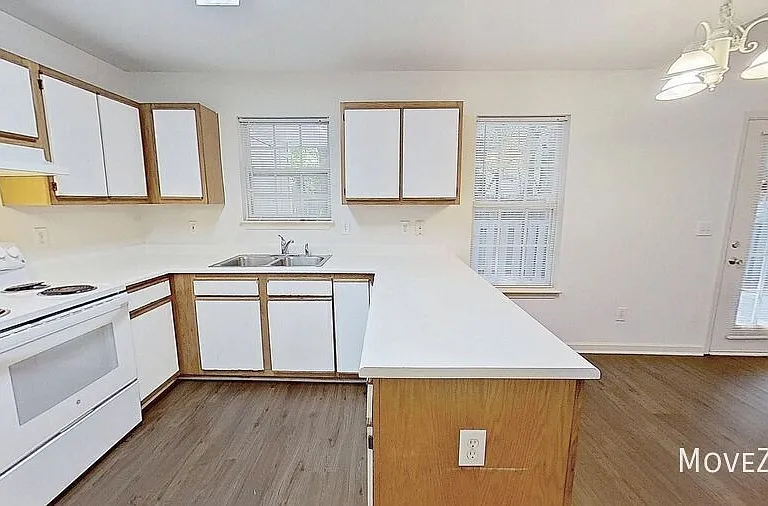 319 Saint Rosea Dr — Photo 15