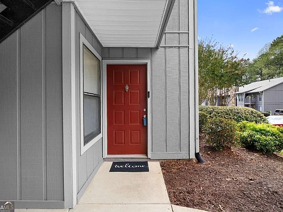 3rd image of 5077 Woodridge Way