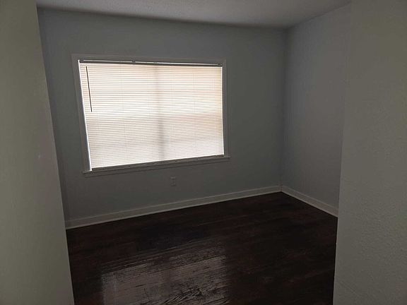 3rd image of 927 Spring Ave