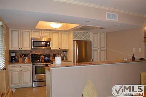 1st image of 6402 Bordeaux Ave #6402