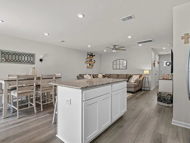 142 Villa Grande St #C — Photo 36