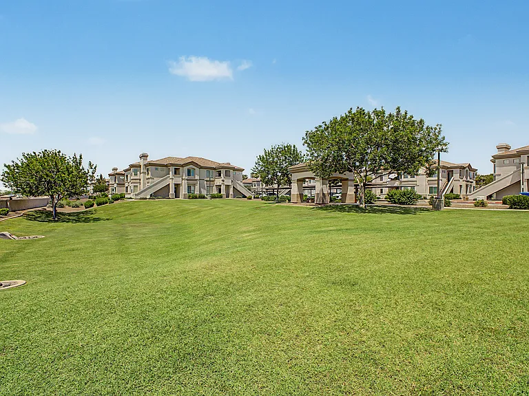 Side green area pic 1