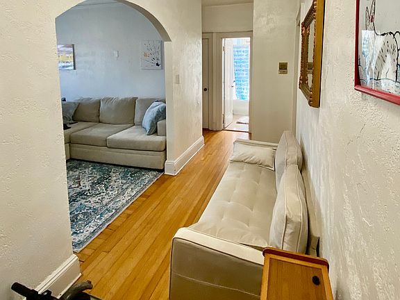 2nd image of 8 Chiswick Rd APT 21