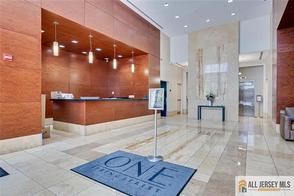 2 bed, 2.0 bath, 1295 sqft, $3,000 — Photo 3