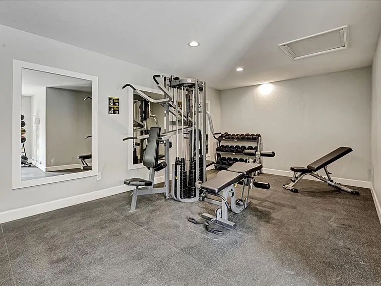 Corona Pointe Resort — Photo 64