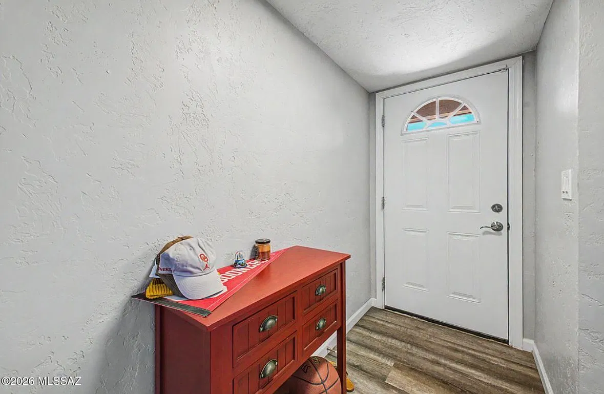 5 bed, 1898 sqft, $2,600 — Photo 4